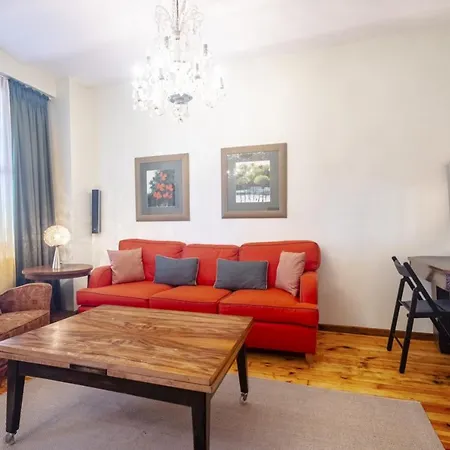 Flat With Backyard In Cihangir Beyoglu * Stambuł