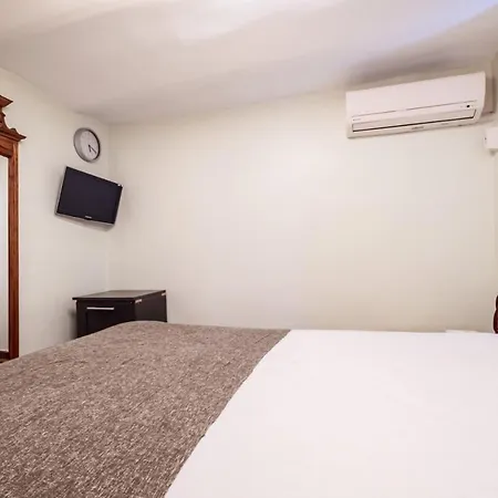 Apartament Flat With Backyard In Cihangir Beyoglu *