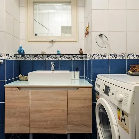 Flat With Backyard In Cihangir Beyoglu Apartament *